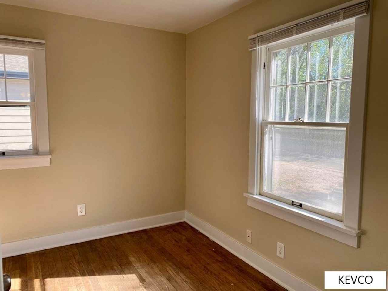 1629 Peterson St - Photo 5 of 26