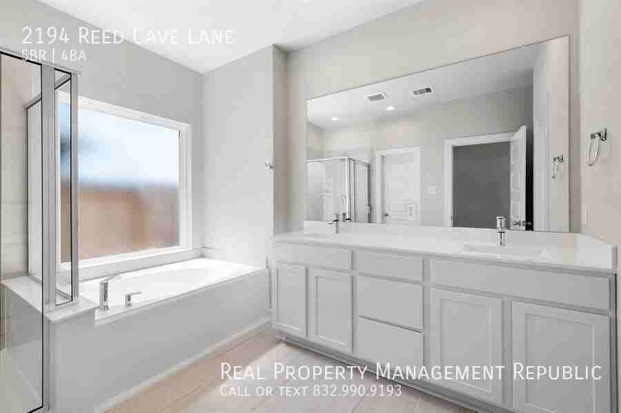 2194 Reed Cave Ln - Photo 4 of 17