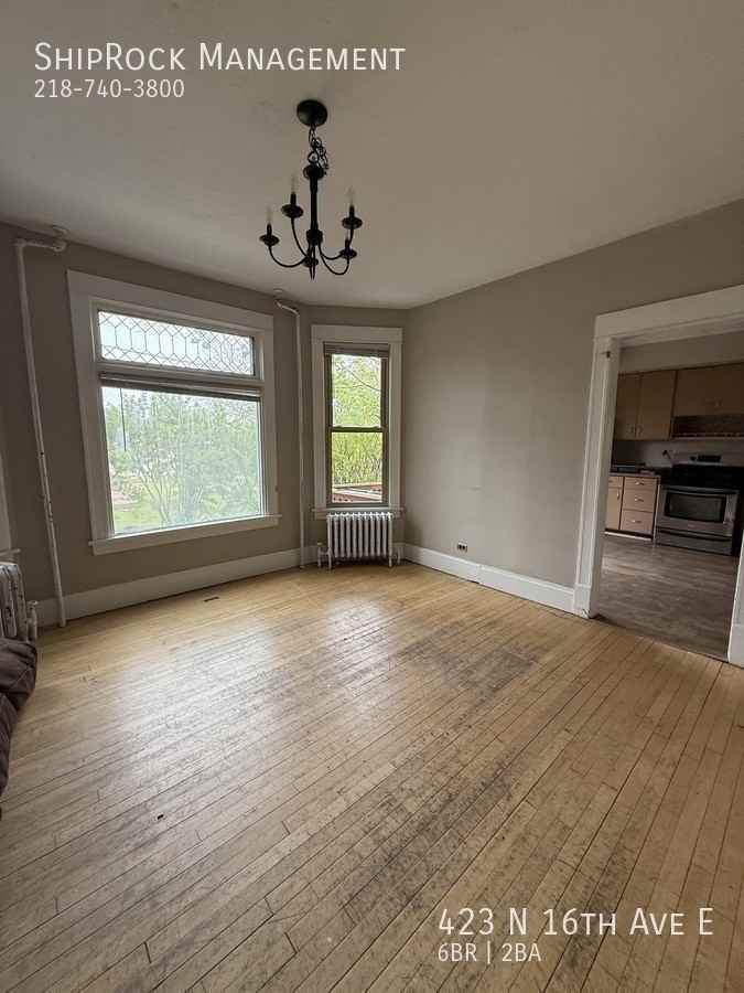 423 N 16th Ave E - Photo 6 of 15