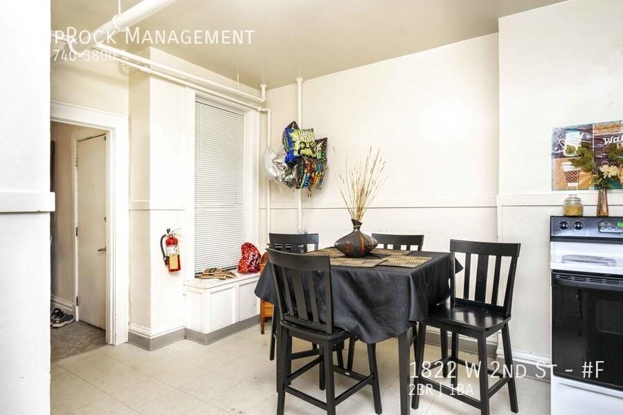 1822 W 2nd St #F - Photo 4 of 6