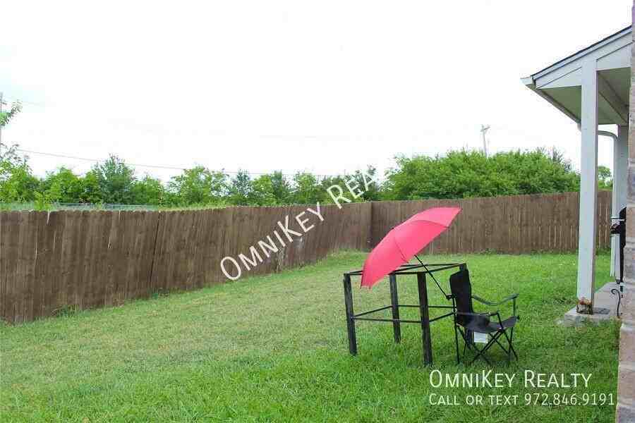 1710 Manor Garden Curv - Photo 3 of 3
