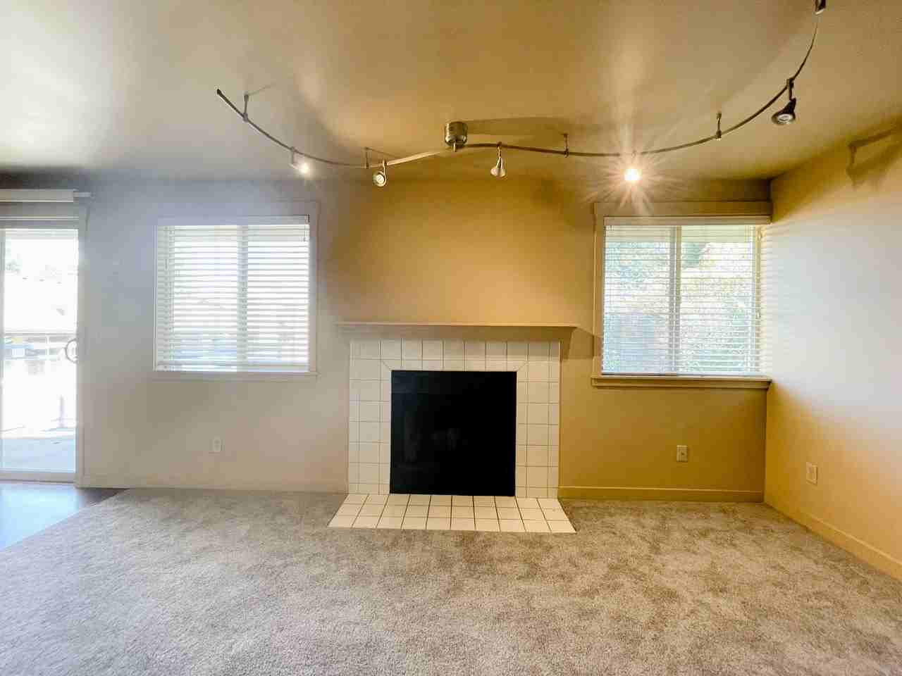 8244 126th Ave Ne - Photo 3 of 28