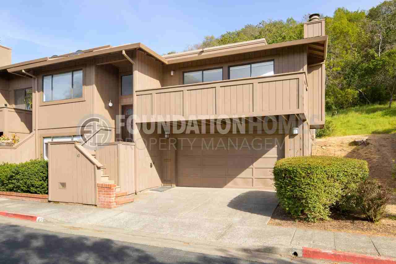 42 Oakcrest Dr - Photo 2 of 34