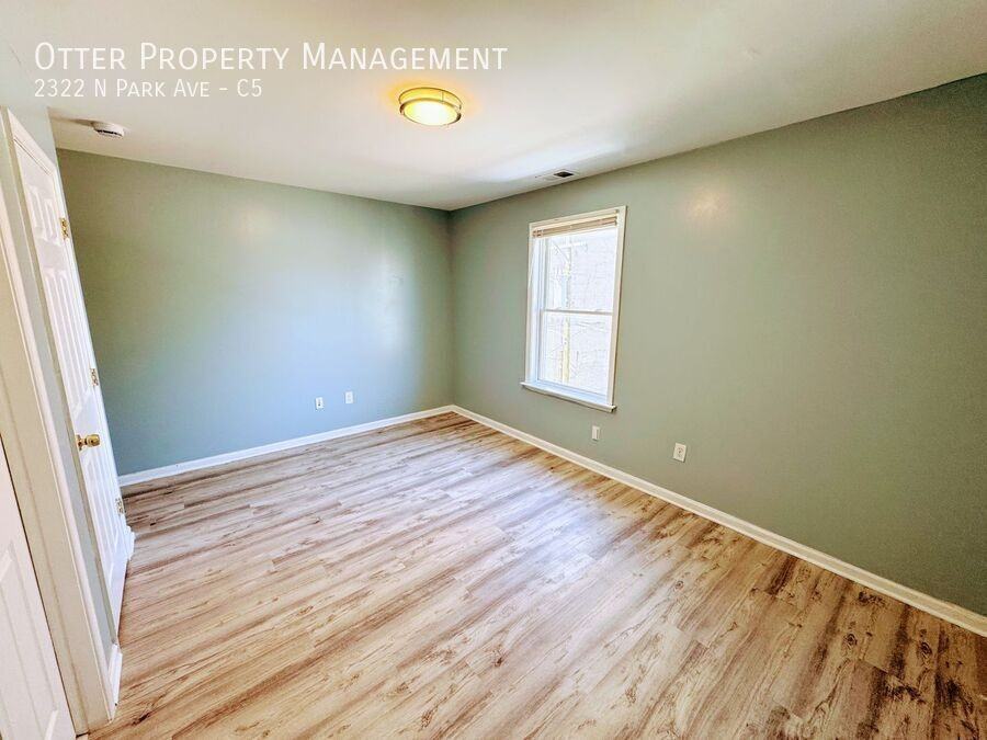 2322 N Park Ave #C5 - Photo 5 of 17