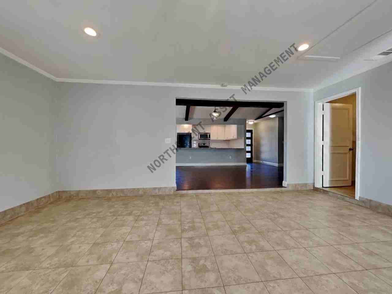 2724 Russwood Ln - Photo 7 of 25