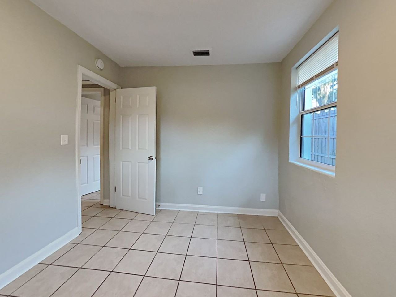 3646 Colebrooke Dr - Photo 7 of 18