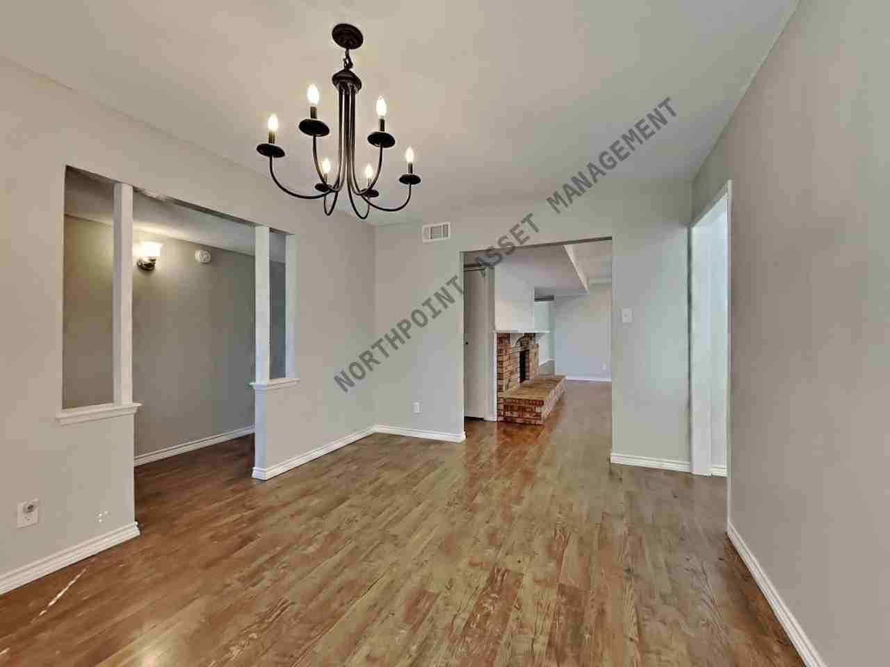 8825 Miami Dr - Photo 7 of 24