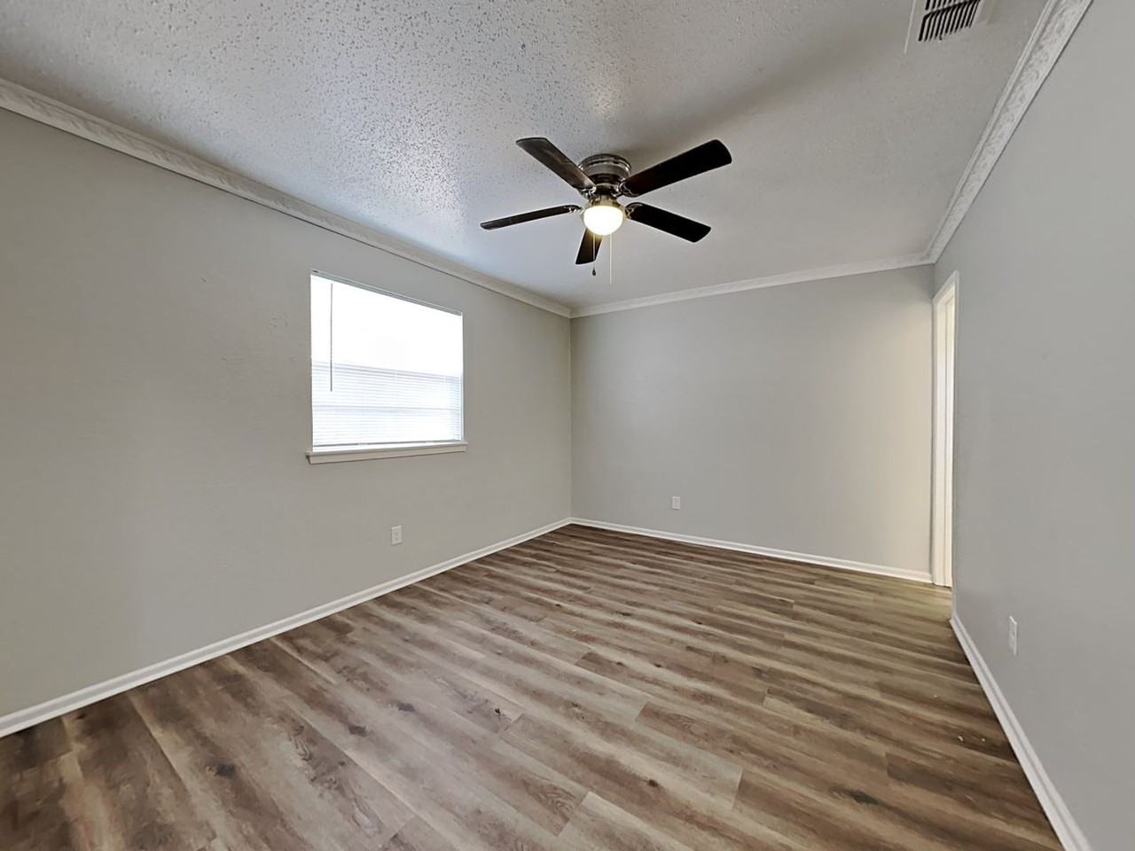 3500 Brambleton Pl - Photo 6 of 18