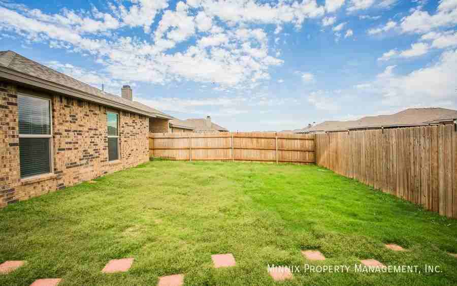 14211 Vernon Ave - Photo 6 of 42