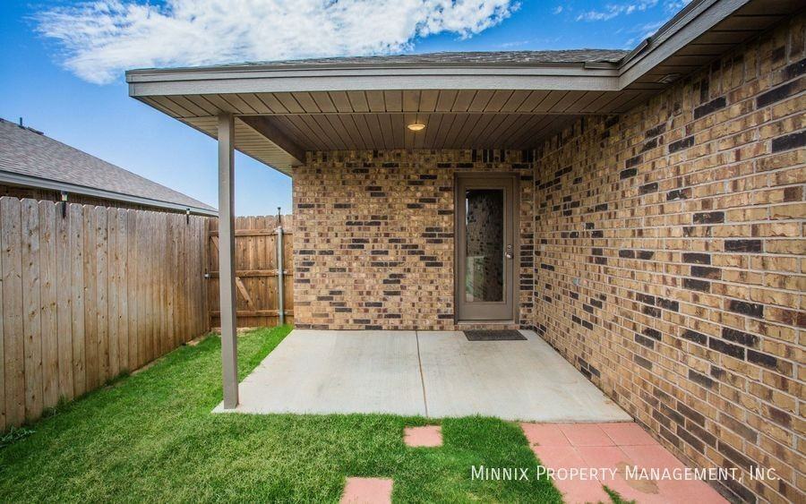 14211 Vernon Ave - Photo 7 of 42