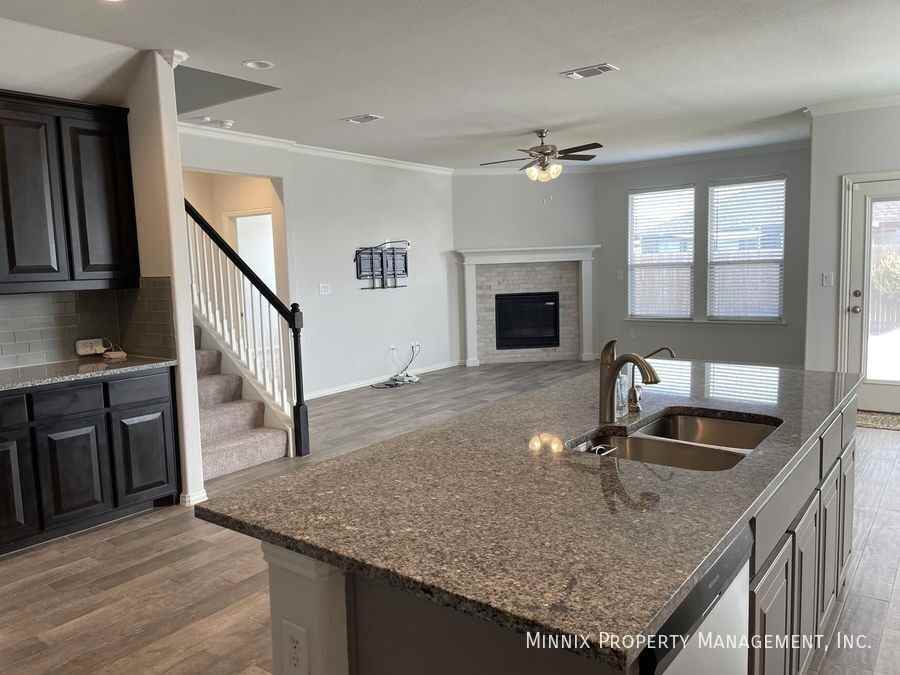 1219 Pavilion Pkwy - Photo 3 of 31