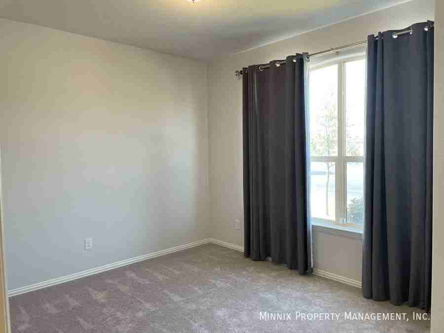 1219 Pavilion Pkwy - Photo 7 of 31