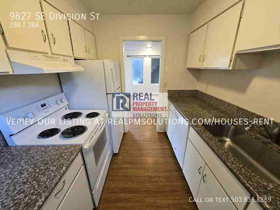 9827 Se Division St - Photo 7 of 13