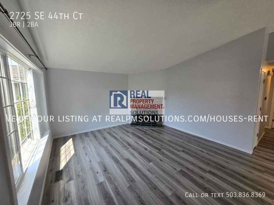 2725 Se 44th Ct - Photo 2 of 20