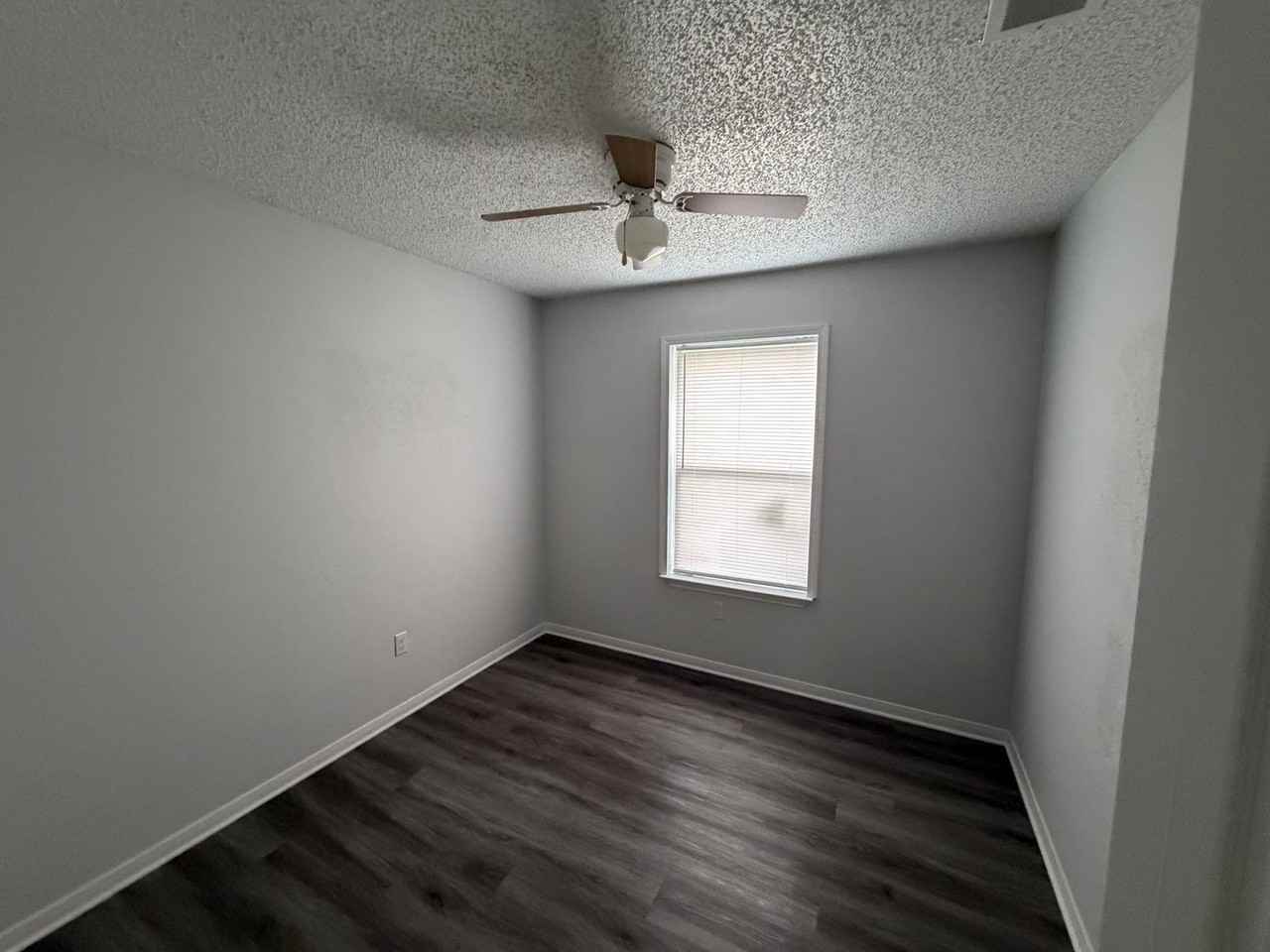 851 Michelle Dr - Photo 5 of 9