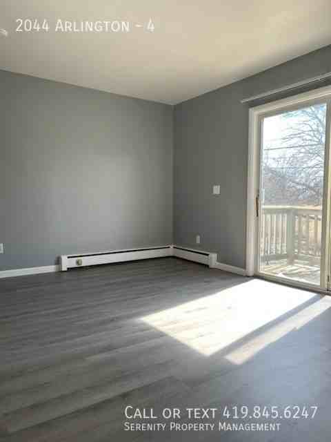 2044 Arlington Ave #4 - Photo 5 of 7