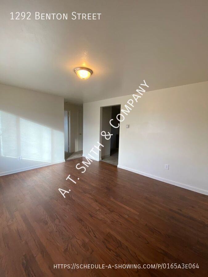 1292 Benton St - Photo 5 of 11