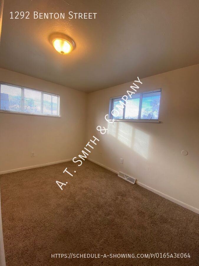 1292 Benton St - Photo 7 of 11