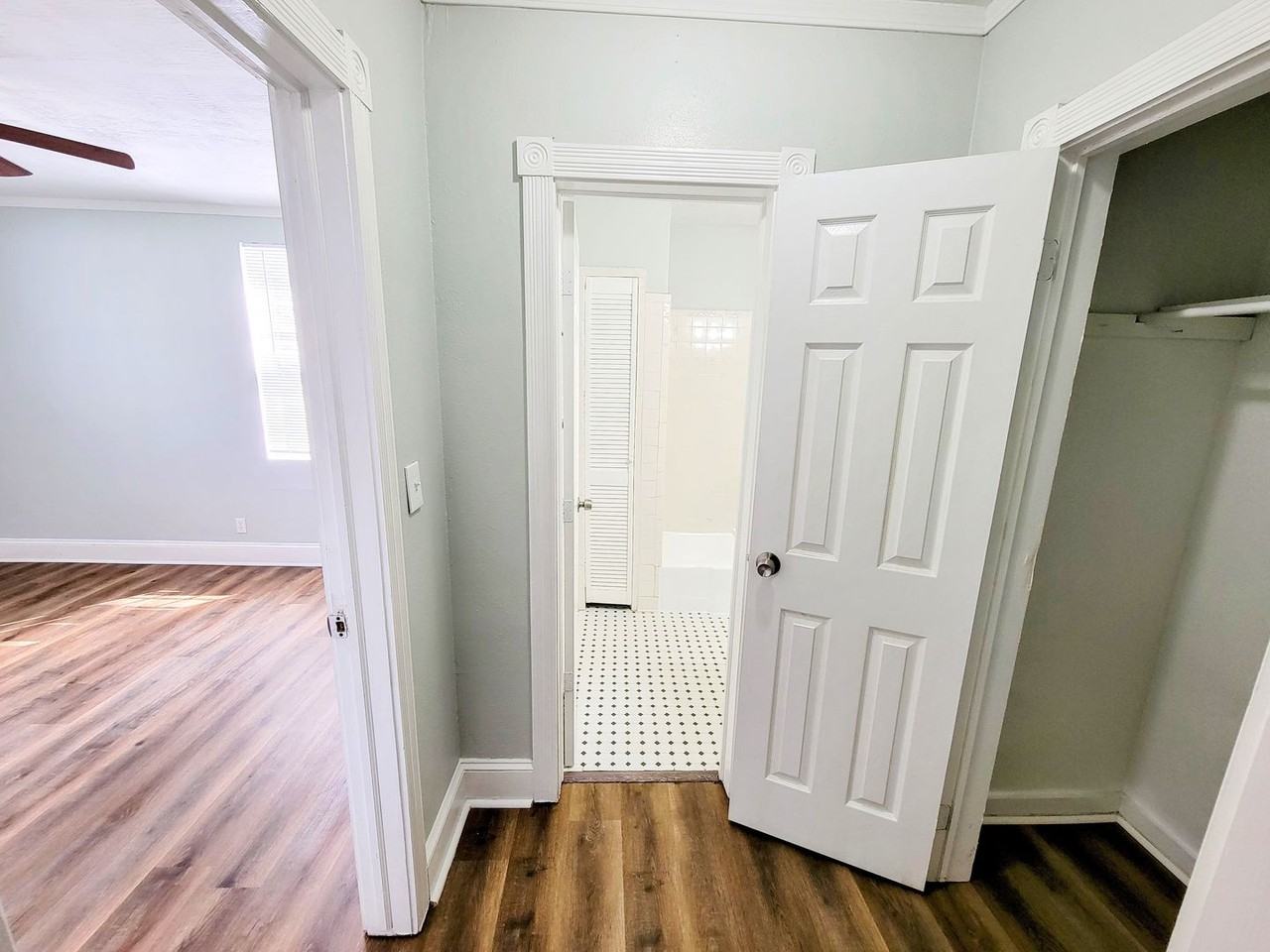 9776 Hogan Rd - Photo 5 of 20