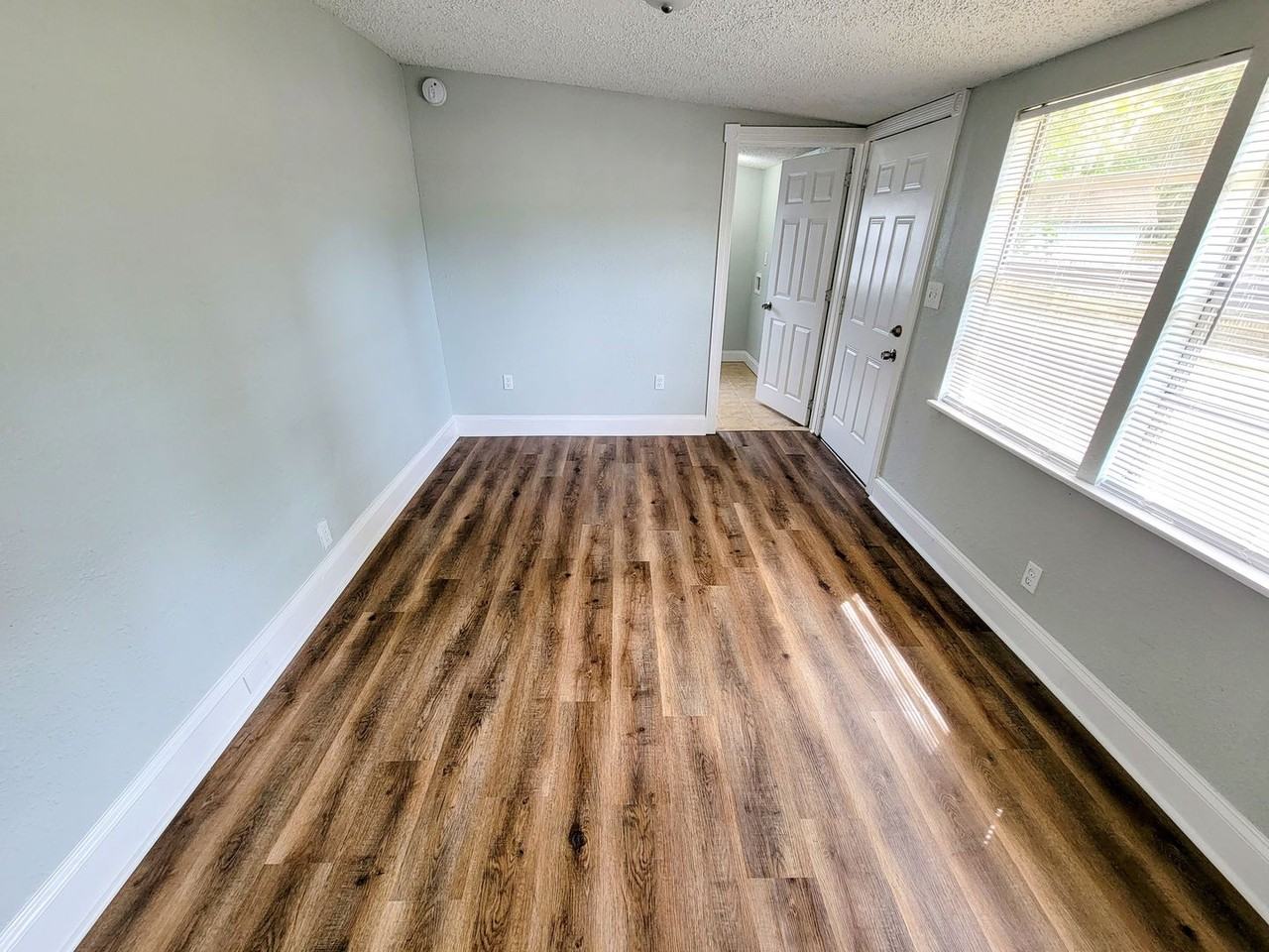 9776 Hogan Rd - Photo 7 of 20