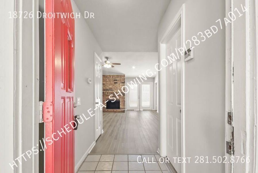 18726 Droitwich Dr - Photo 3 of 15