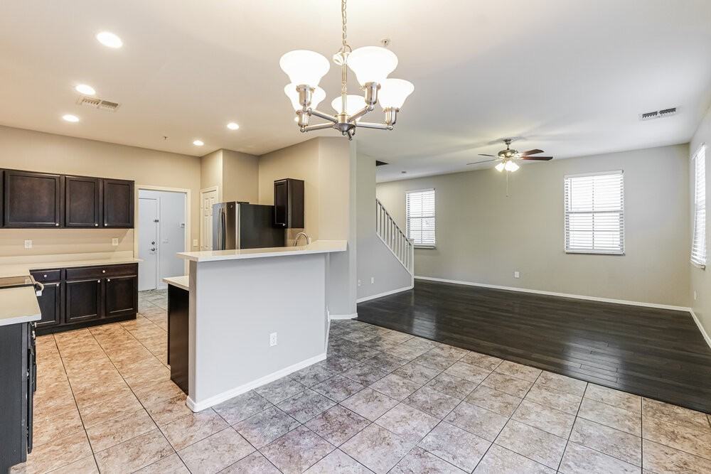 1444 N 80th Dr - Photo 6 of 17