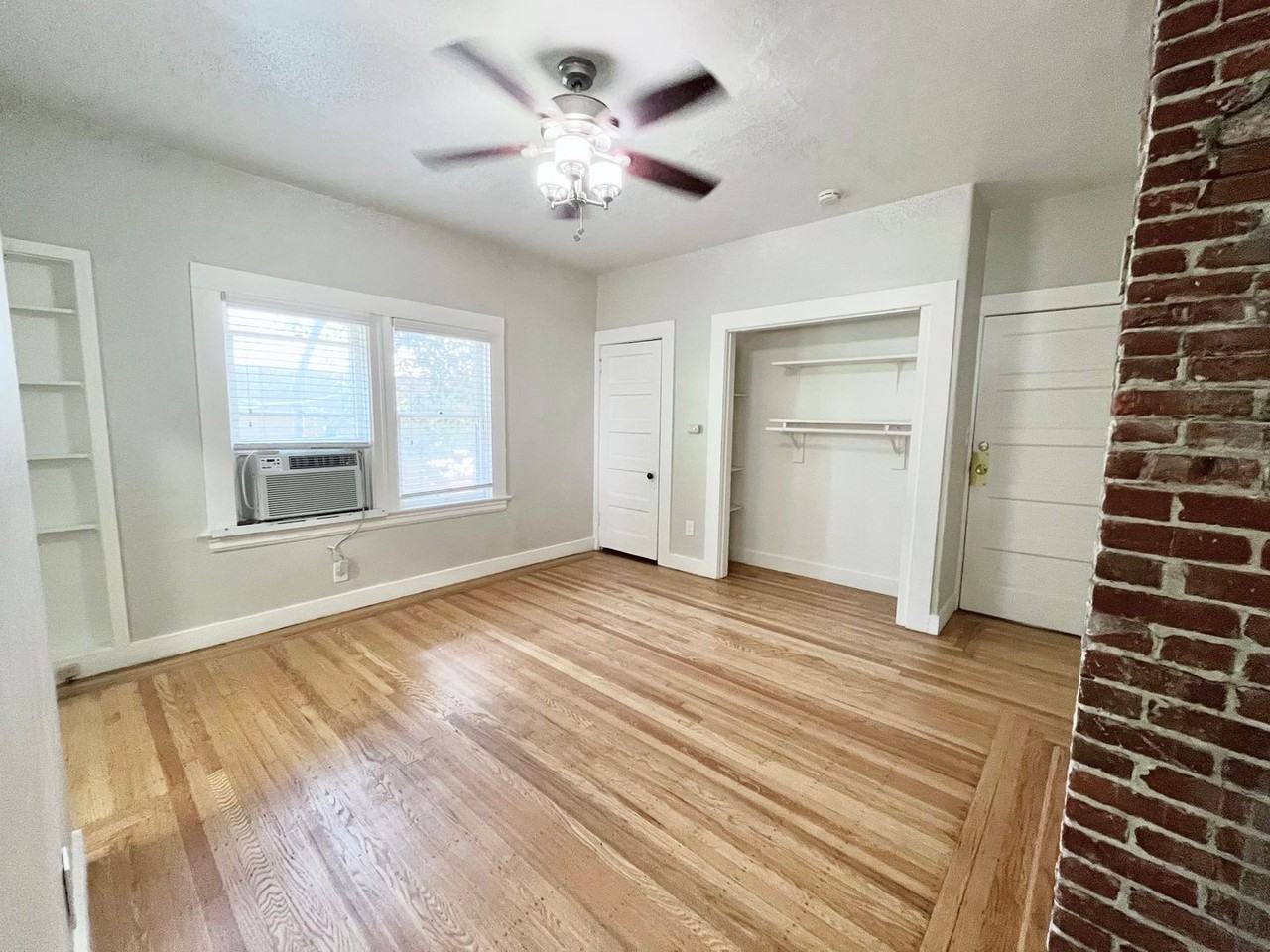2401 P Street - Photo 4 of 18