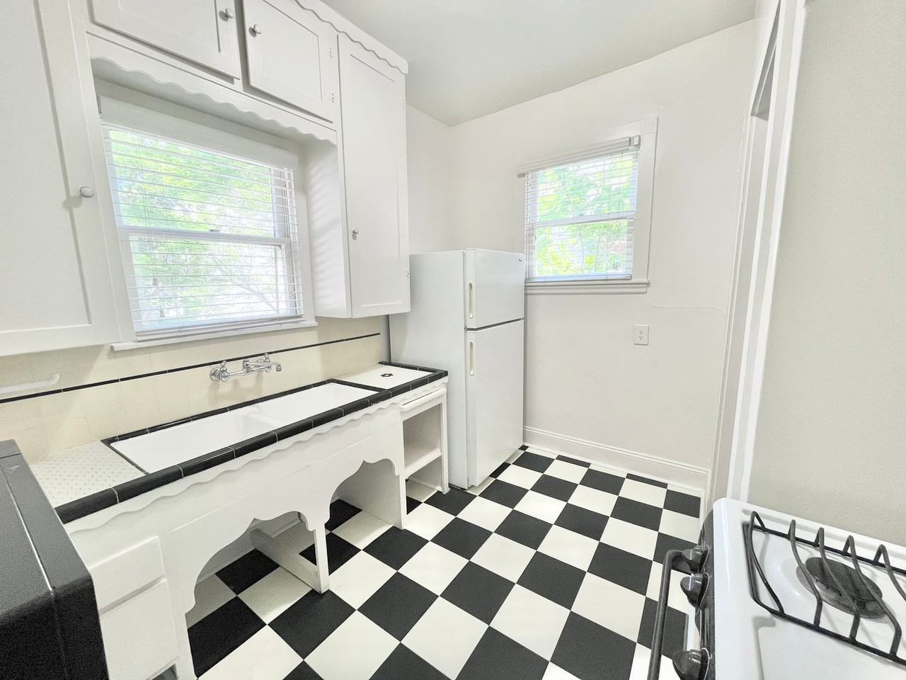 2401 P Street - Photo 7 of 18