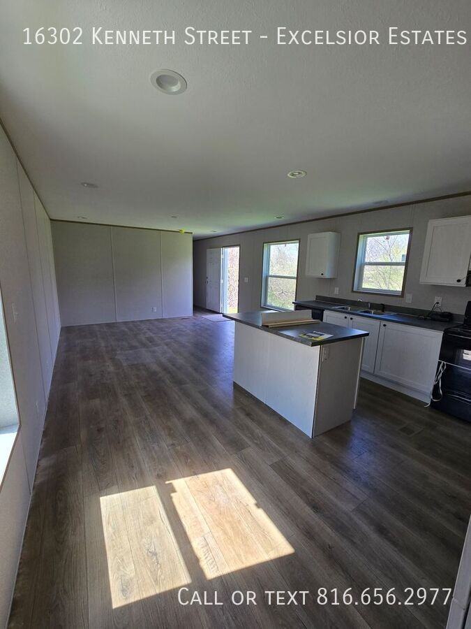 16302 Kenneth Dr - Photo 3 of 31