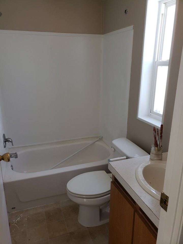 1601 E 300 N - Photo 2 of 12