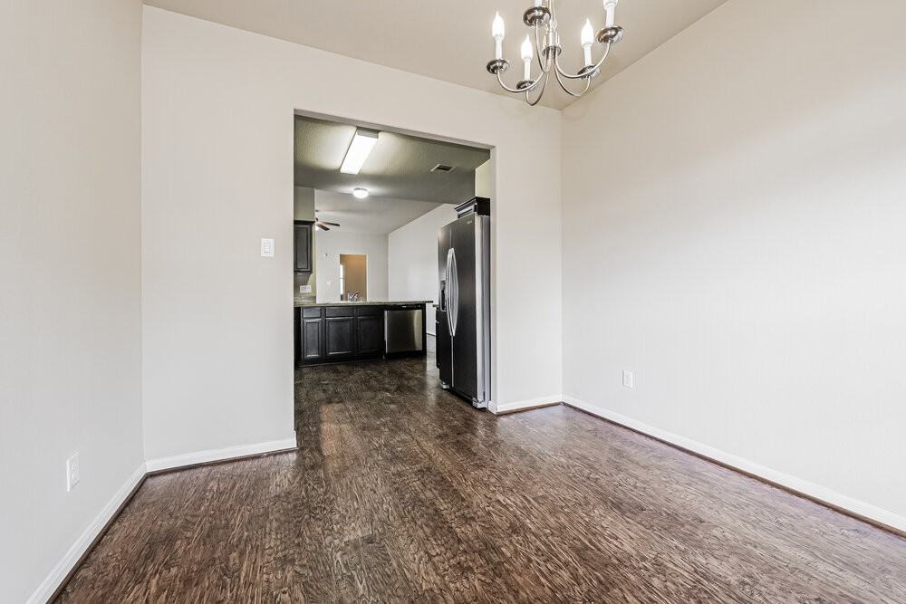 23703 Maple View Dr - Photo 5 of 16