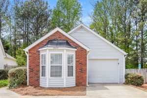 featured image of 2649 Laurel Ln Nw