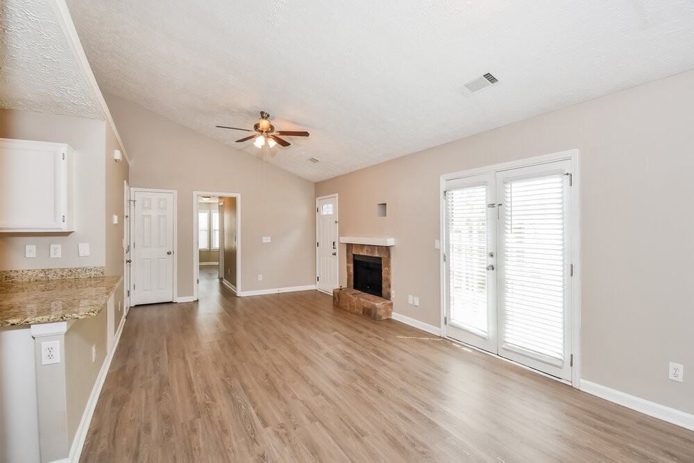 2649 Laurel Ln Nw - Photo 4 of 16