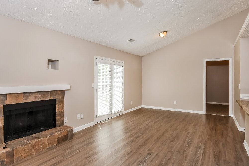 2649 Laurel Ln Nw - Photo 5 of 16