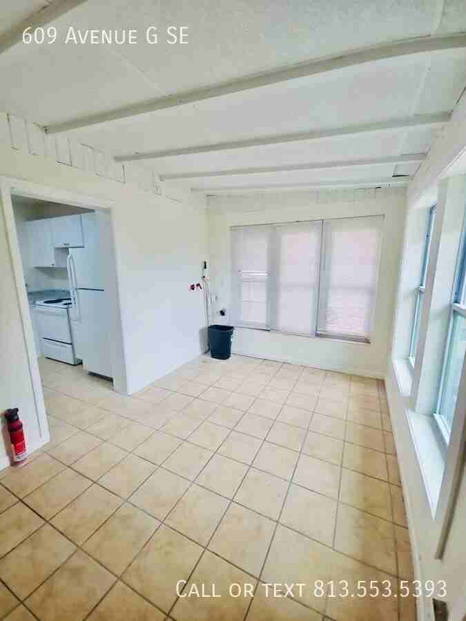 609 Avenue G Se - Photo 5 of 32