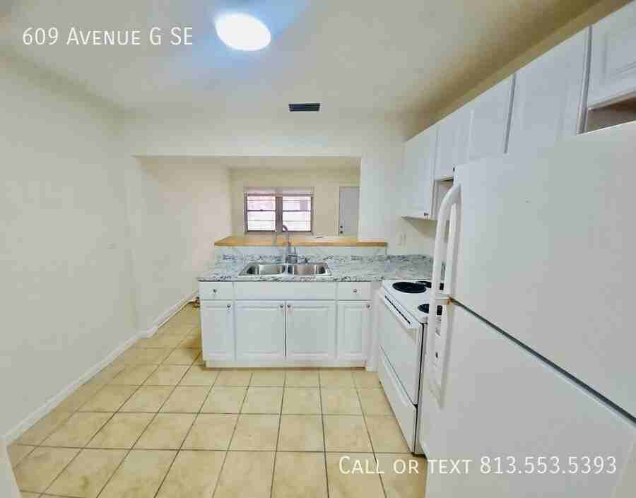 609 Avenue G Se - Photo 6 of 32