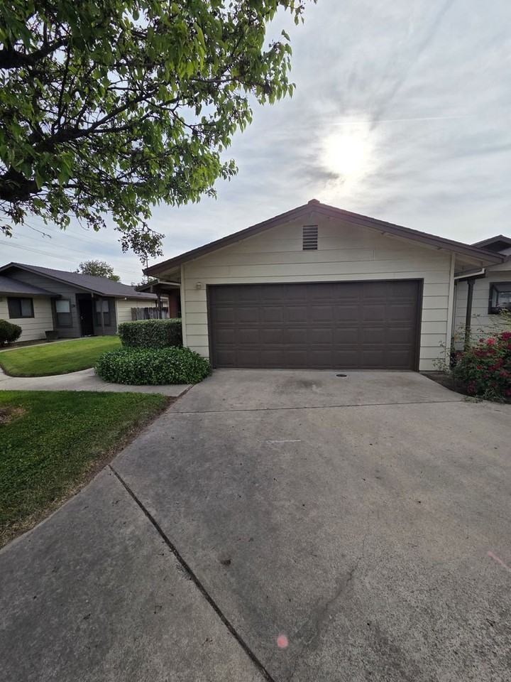 3180 N Walnut Rd #132 - Photo 2 of 14