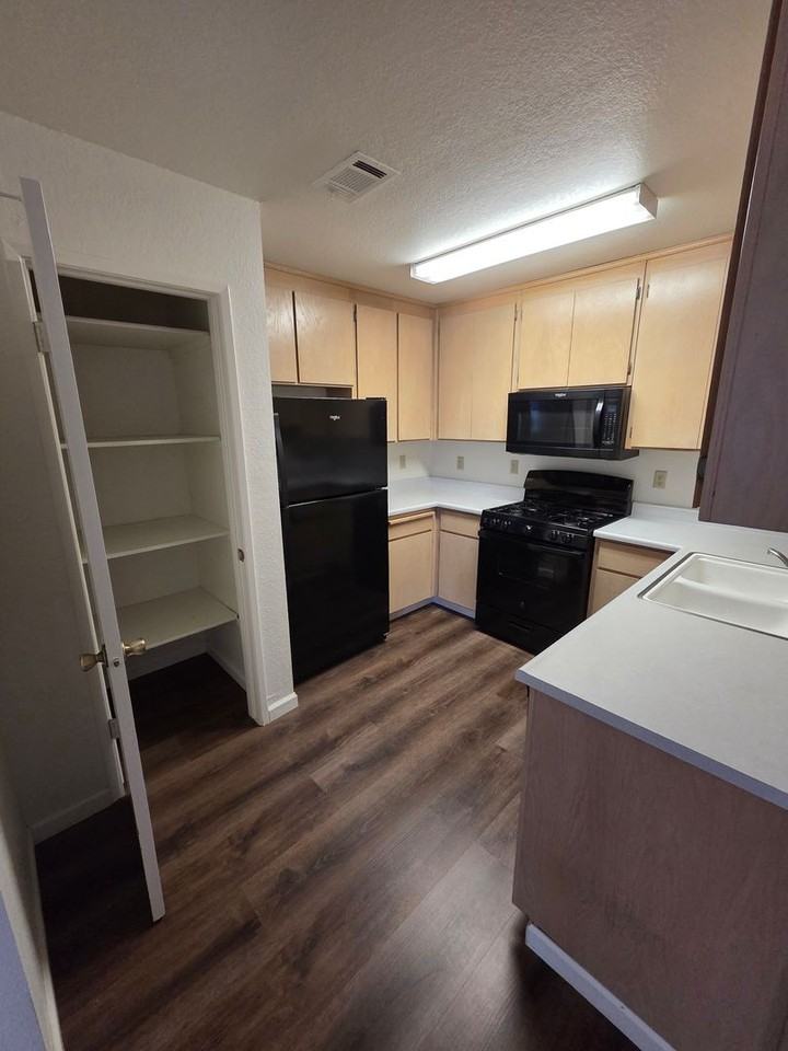 3180 N Walnut Rd #132 - Photo 6 of 14