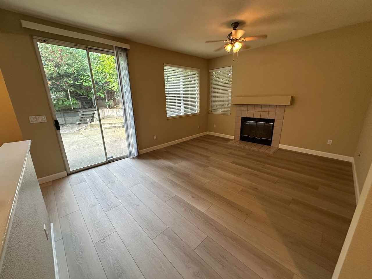 1614 Mount Silliman Way - Photo 7 of 27