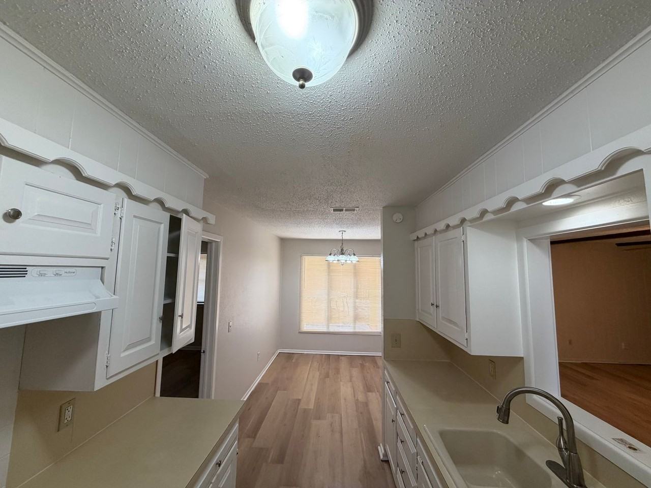 5724 36th St - Photo 4 of 13