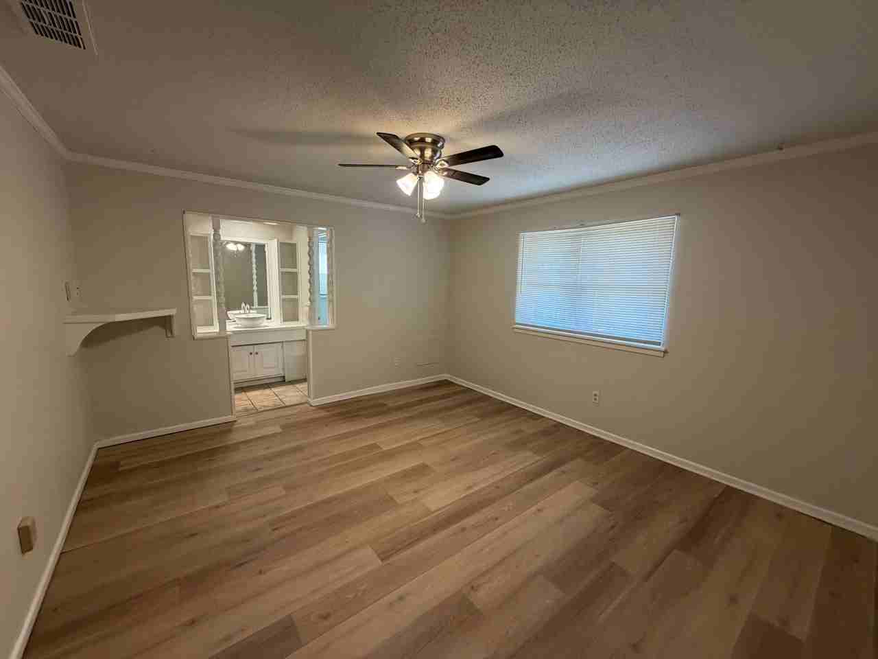 5724 36th St - Photo 5 of 13