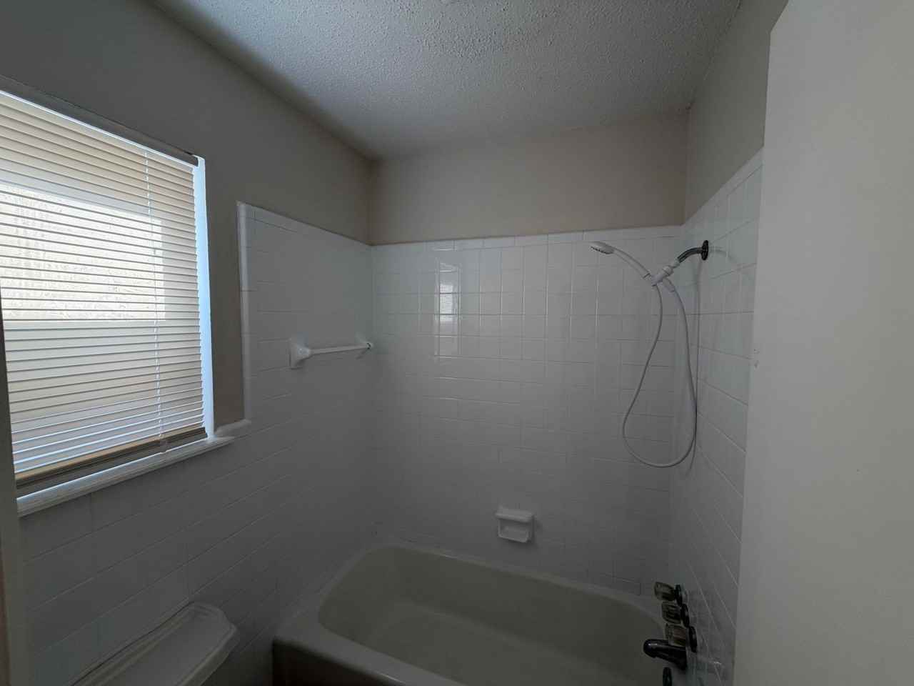 5724 36th St - Photo 7 of 13