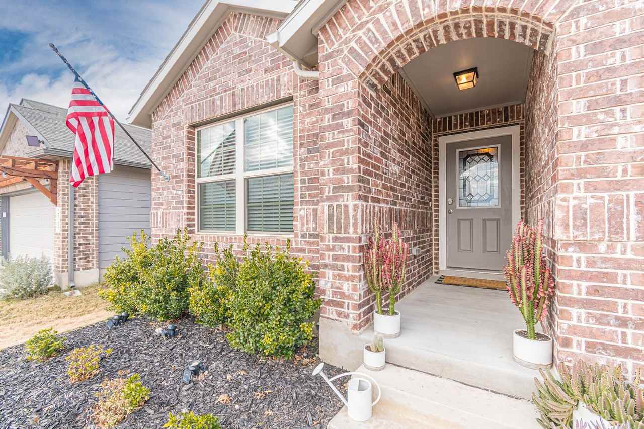 2569 Mccrae - Photo 2 of 42