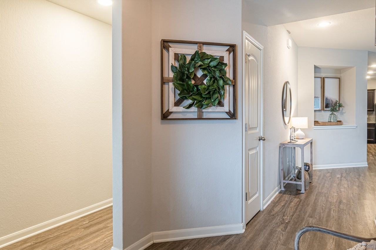 2569 Mccrae - Photo 5 of 42