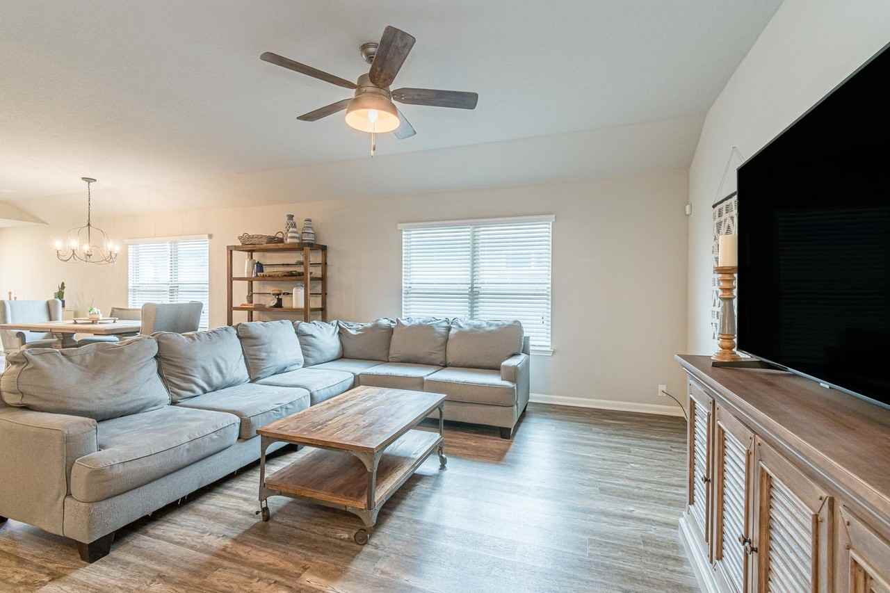 2569 Mccrae - Photo 7 of 42