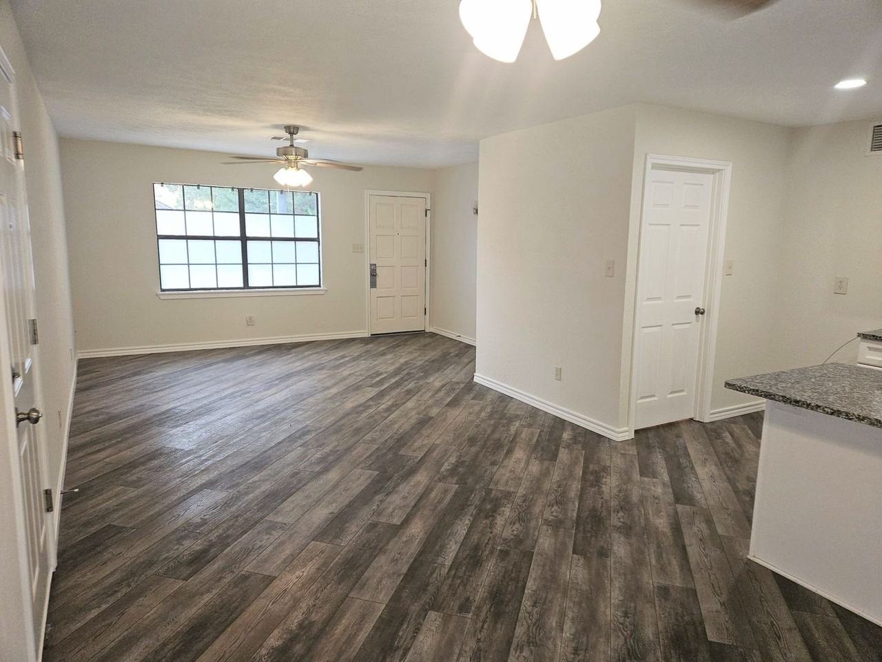 6908 Sunflower Cir N - Photo 3 of 23