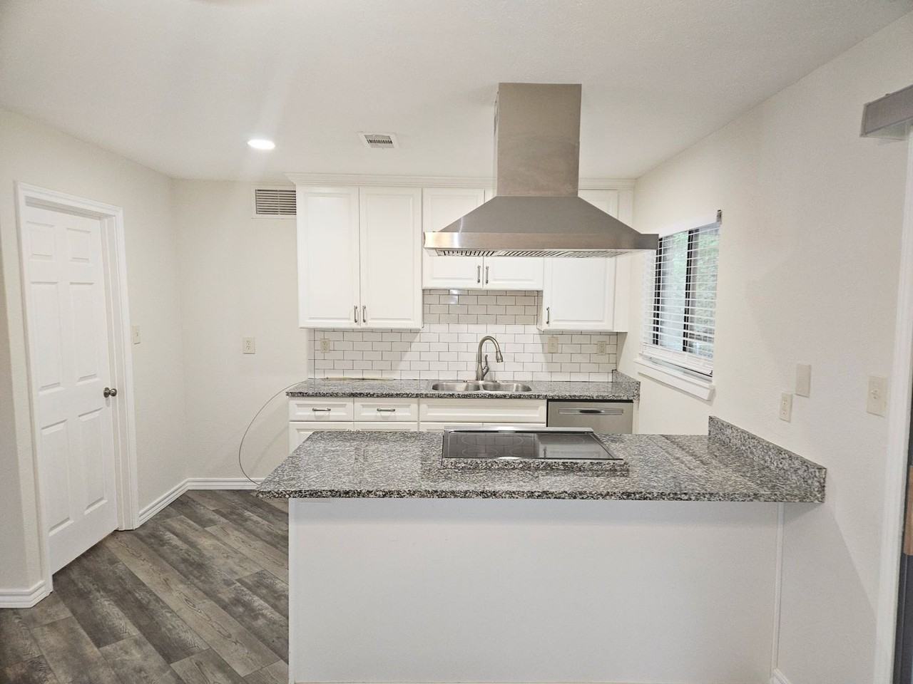 6908 Sunflower Cir N - Photo 5 of 23