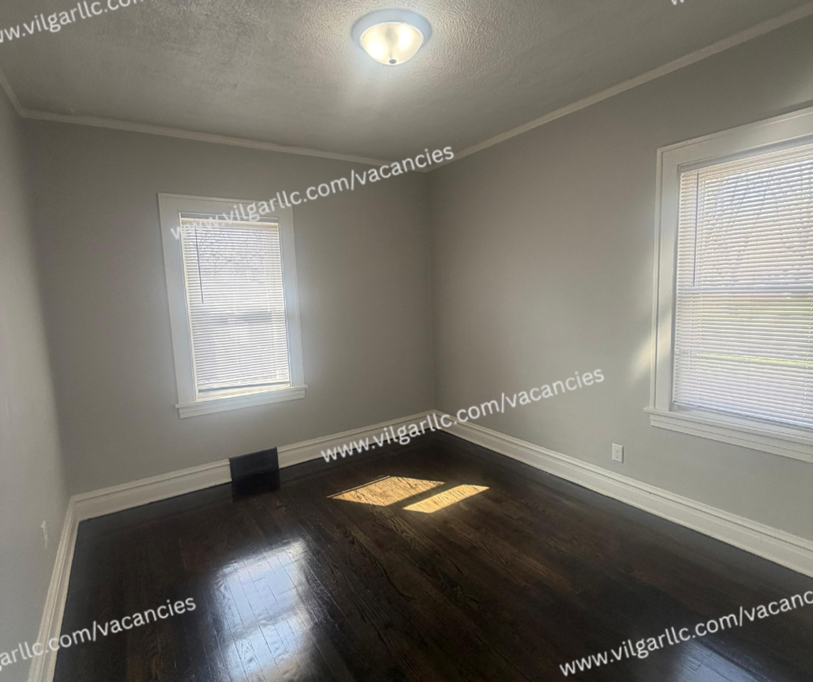 4208 Jackson St - Photo 5 of 23