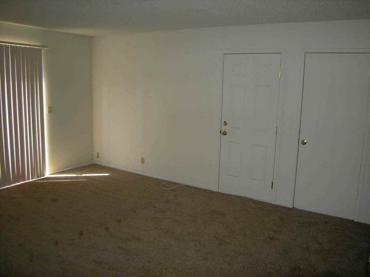 575 Trinity Dr - Photo 5 of 13