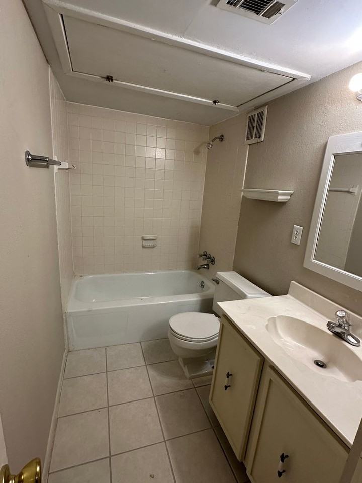 6692 Whispering Oak Pl #3 - Photo 6 of 7